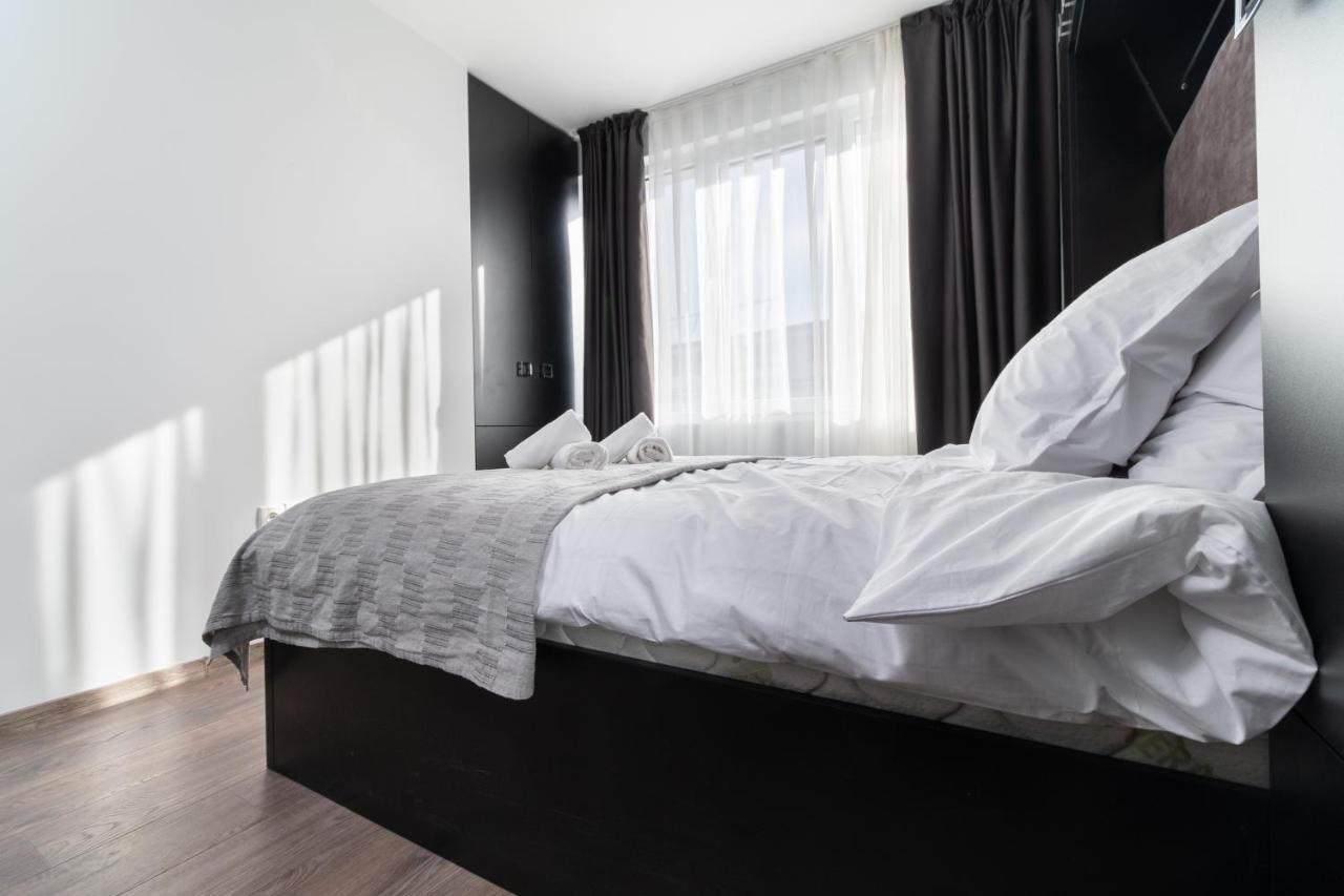 Chic 1Br Apartment With Balcony In プロヴディフ エクステリア 写真