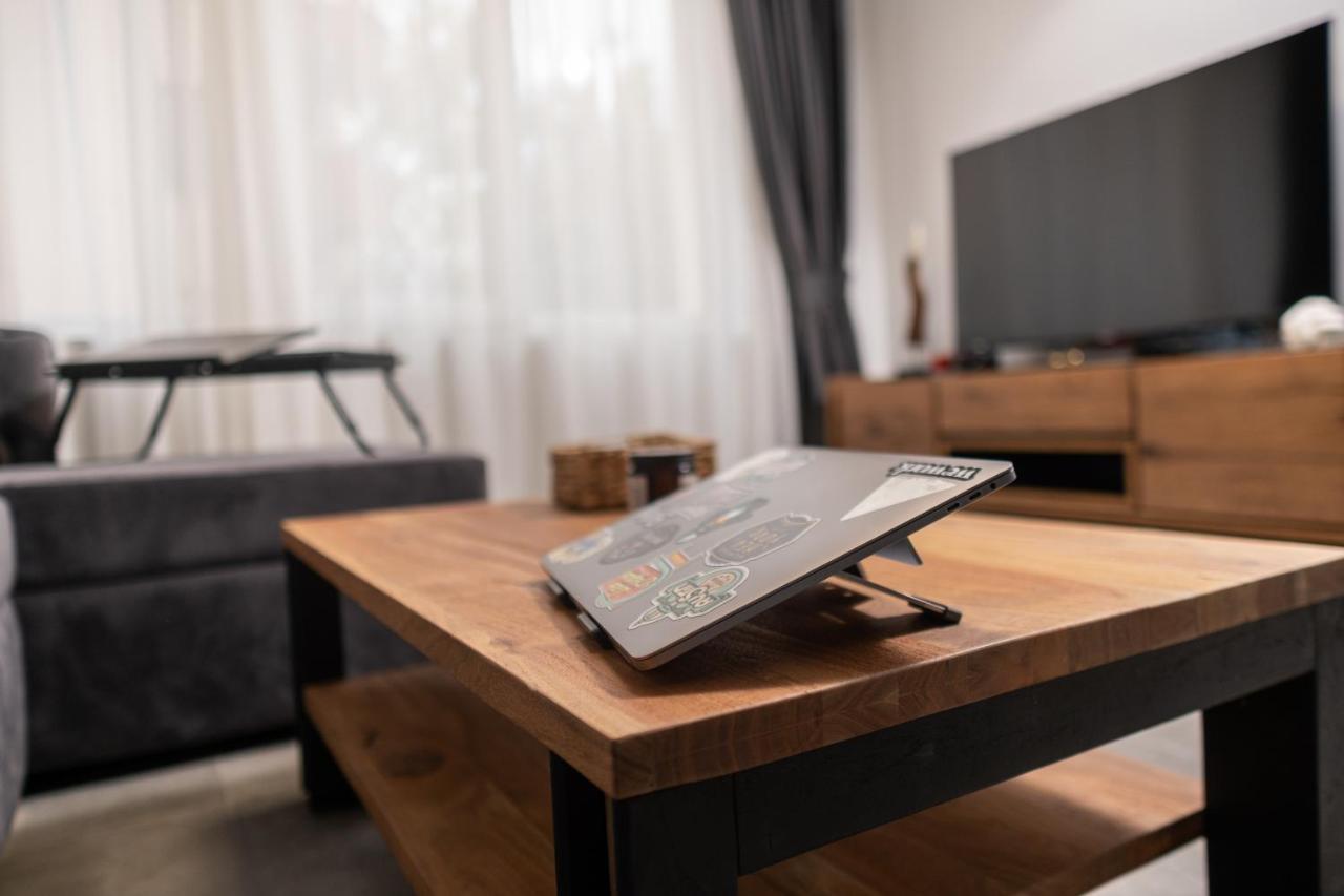 Chic 1Br Apartment With Balcony In プロヴディフ エクステリア 写真
