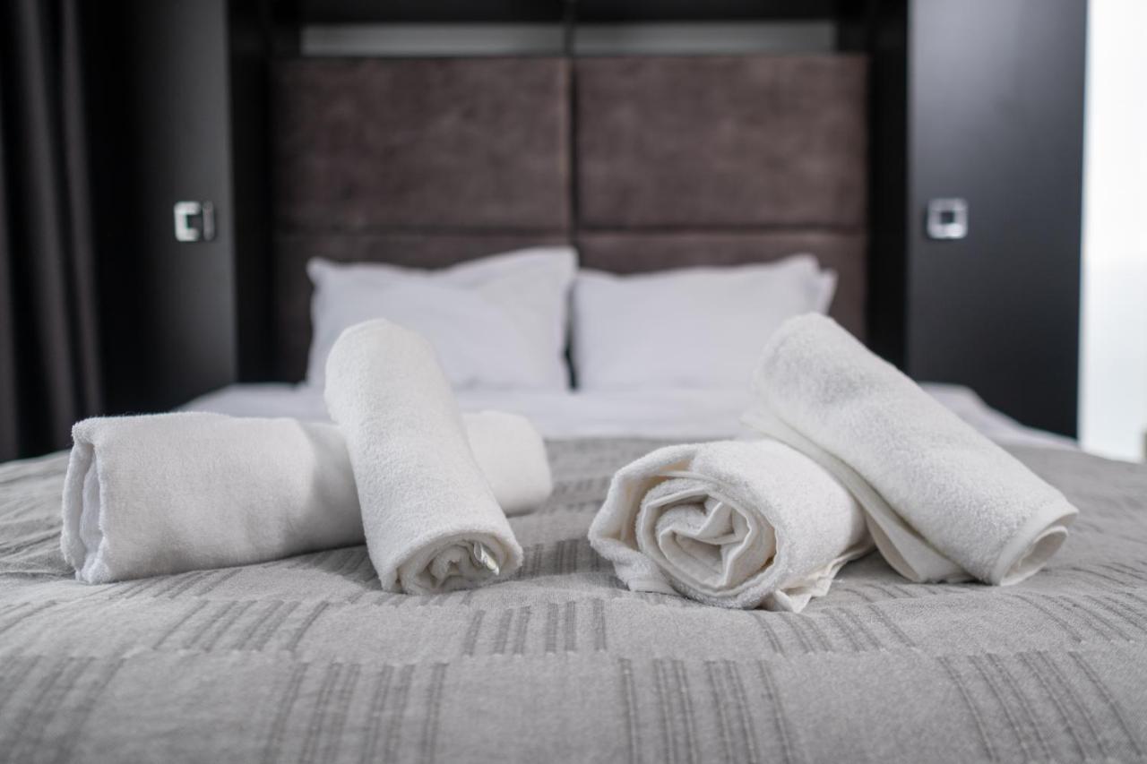 Chic 1Br Apartment With Balcony In プロヴディフ エクステリア 写真
