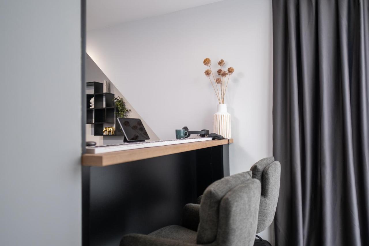 Chic 1Br Apartment With Balcony In プロヴディフ エクステリア 写真